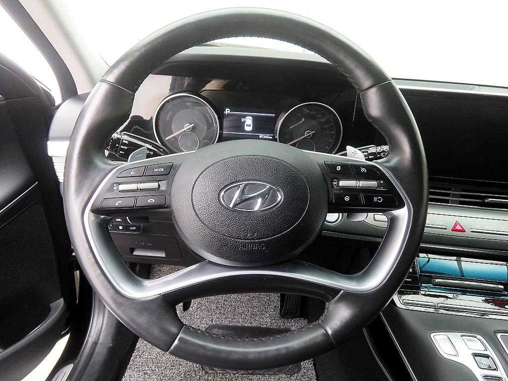 HYUNDAI Grandeur - Vista 10