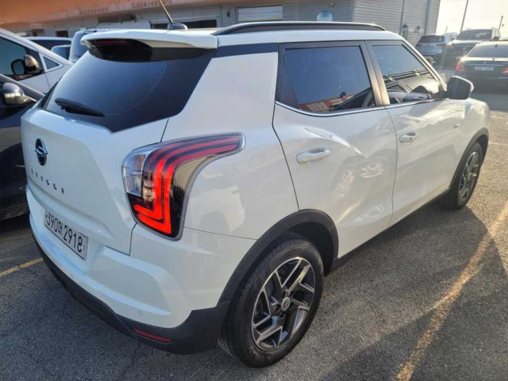 Ssangyong Tivoli - Vista 5