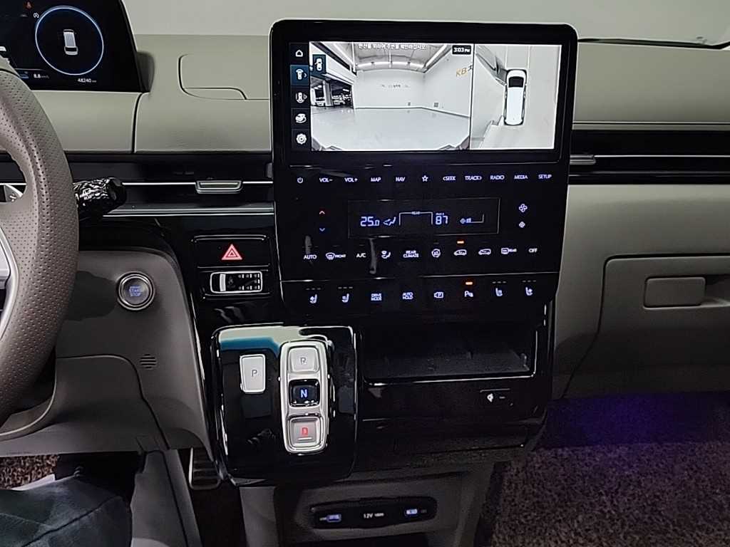 HYUNDAI Staria - Vista 10