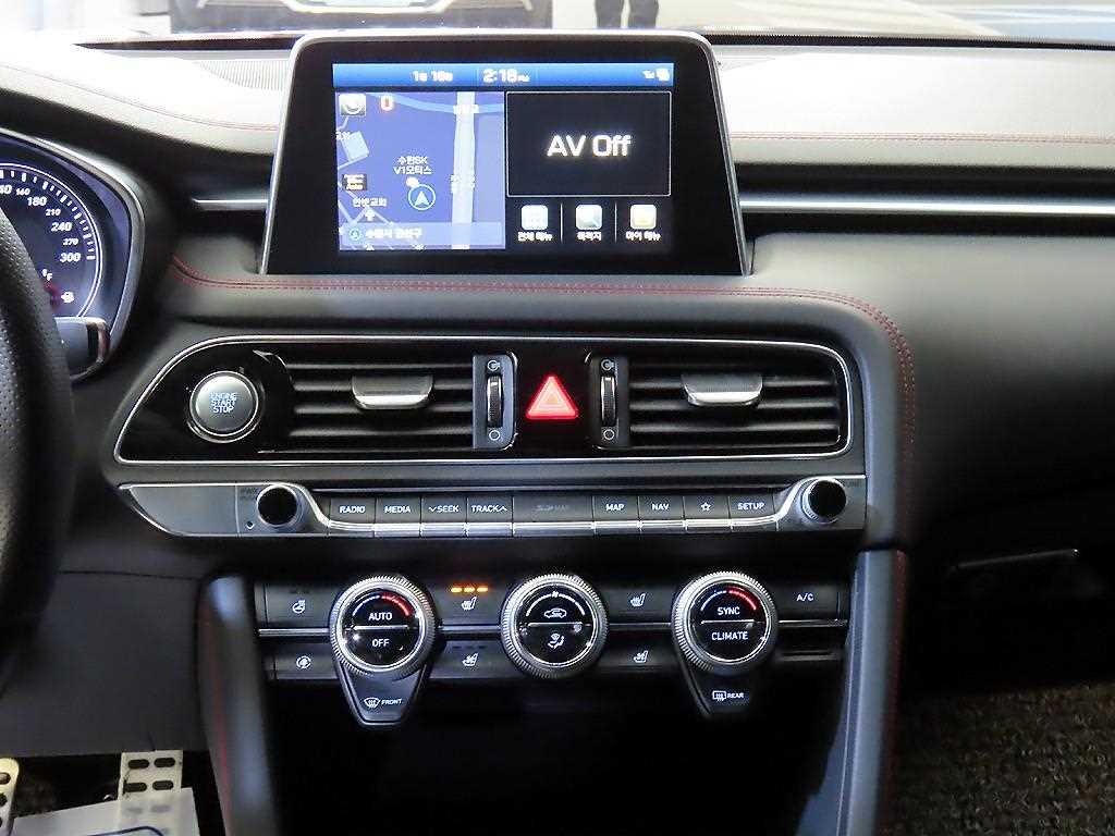 Genesis G70 - Vista 11