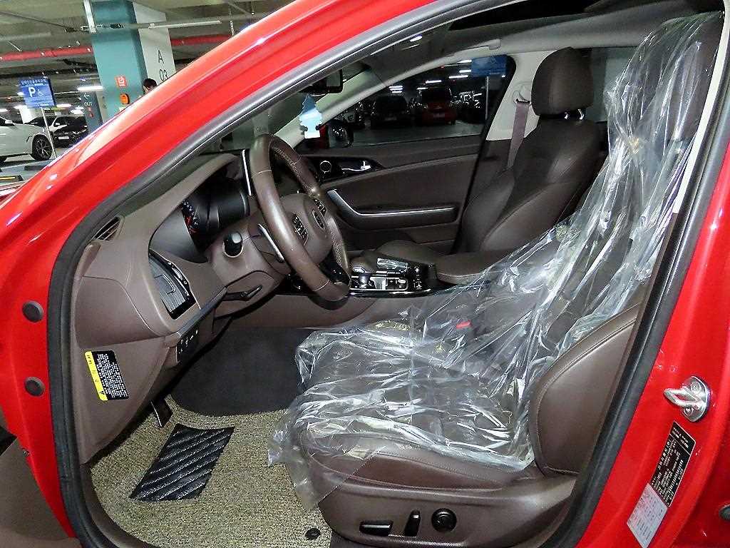 KIA Stinger - Vista 6