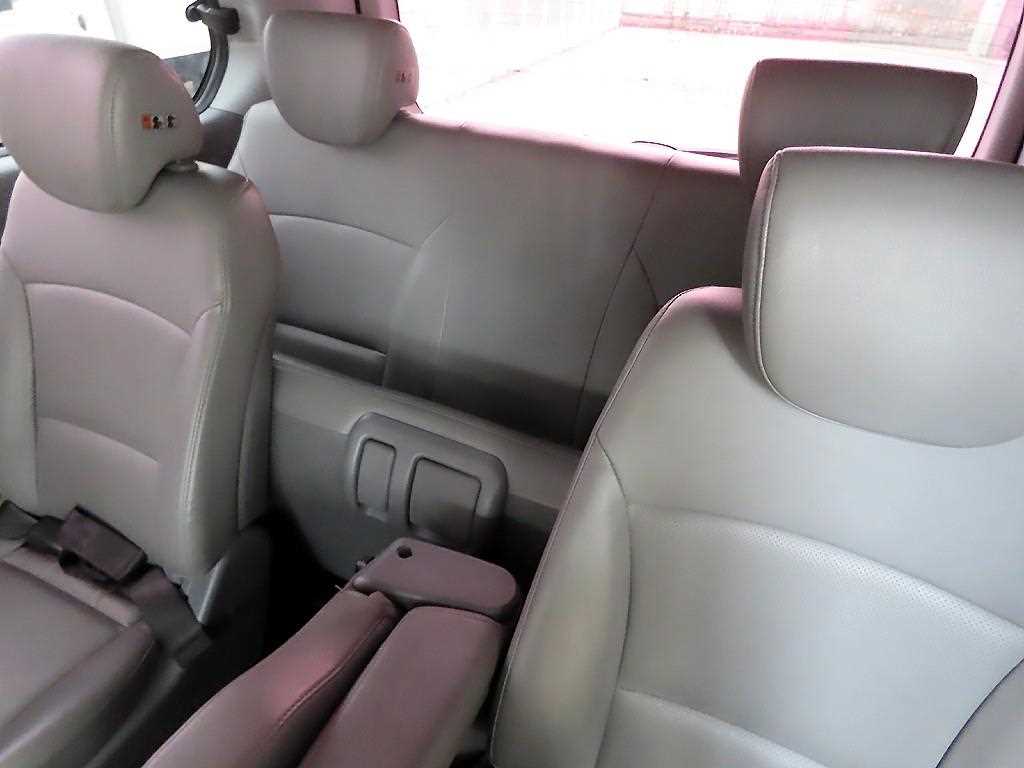 HYUNDAI Starex - Vista 7