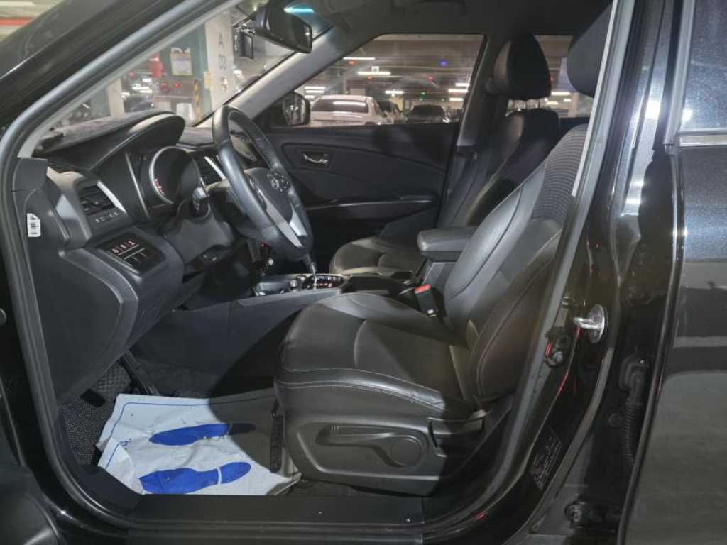 Ssangyong Tivoli - Vista 7