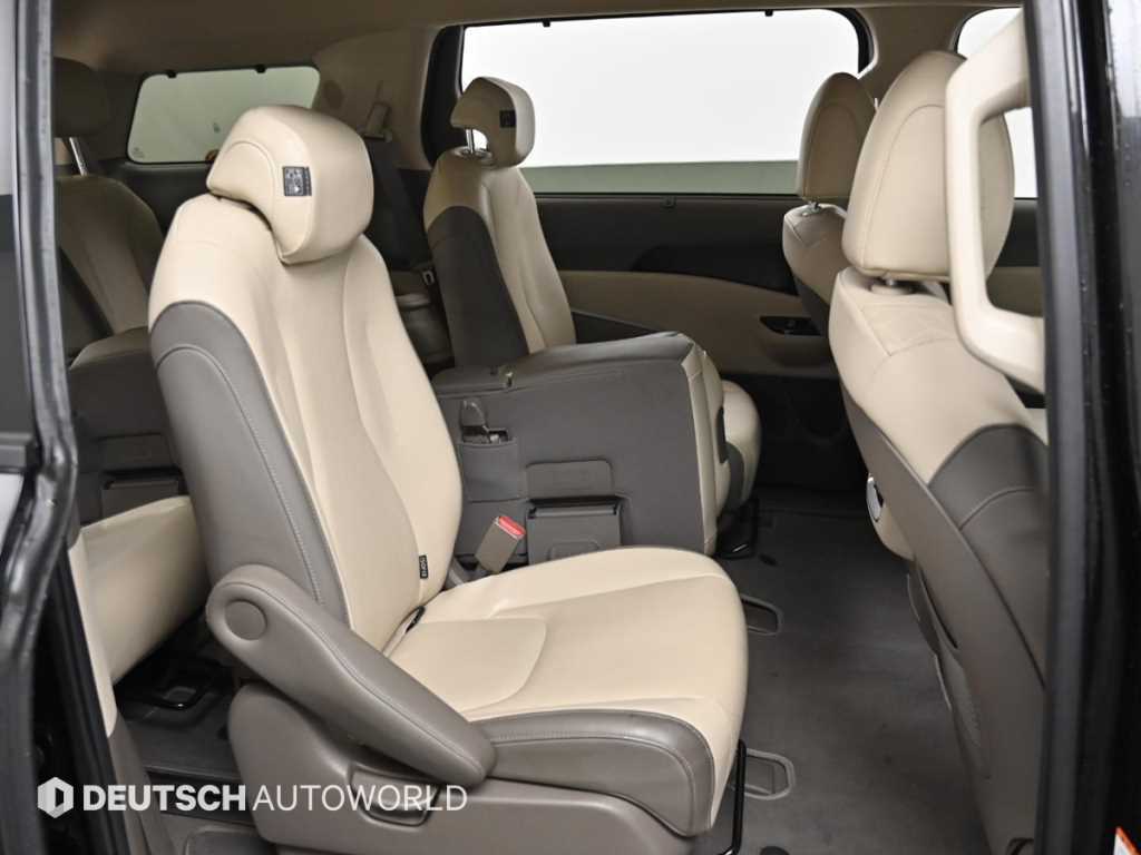 KIA Carnival - Vista 5