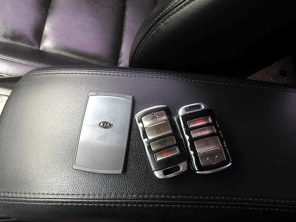 KIA K7 2013 Amarillo - Importación desde Corea - HF Imports Iquique - Foto 16