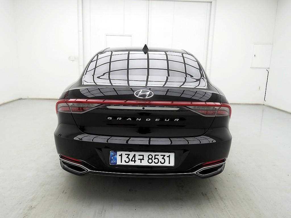 HYUNDAI Grandeur - Vista 3