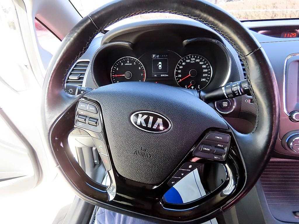 KIA K3 - Vista 8