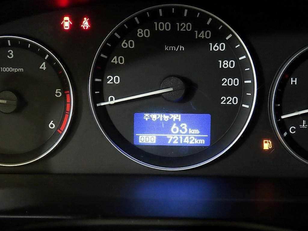 HYUNDAI Starex - Vista 9