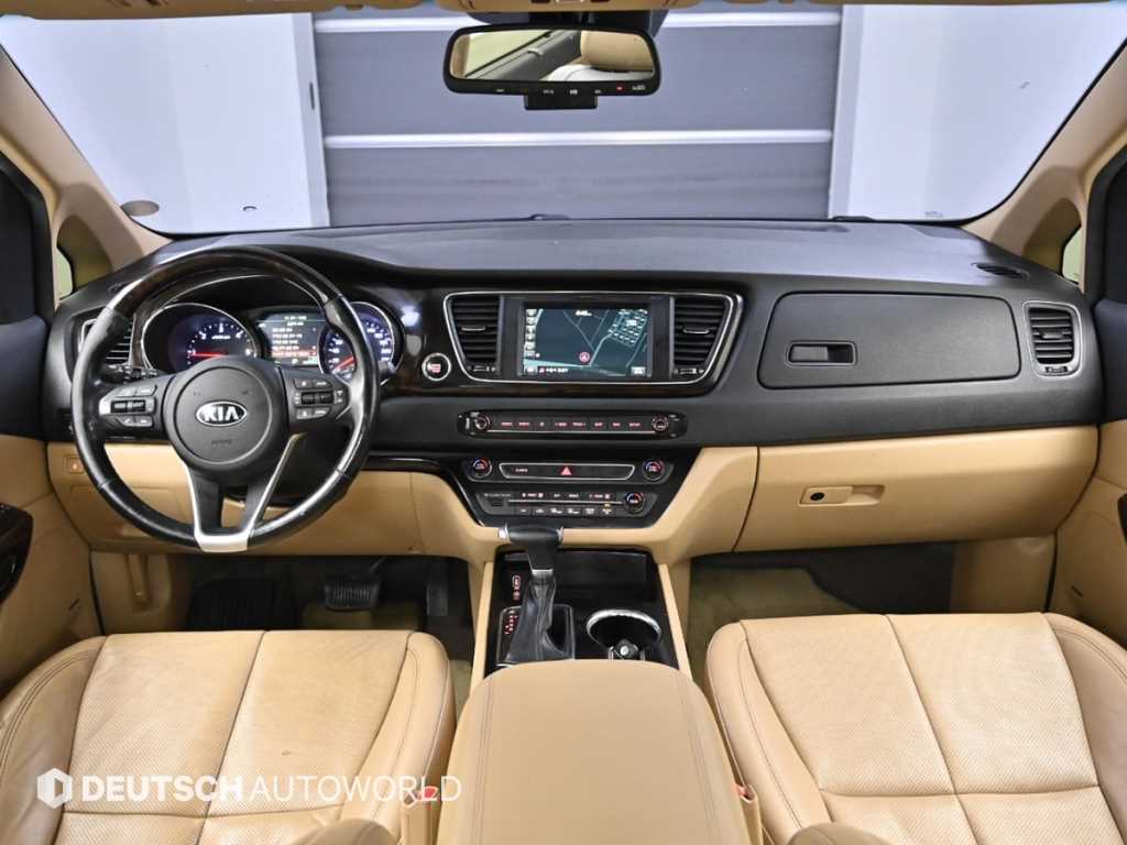 KIA Carnival - Vista 7