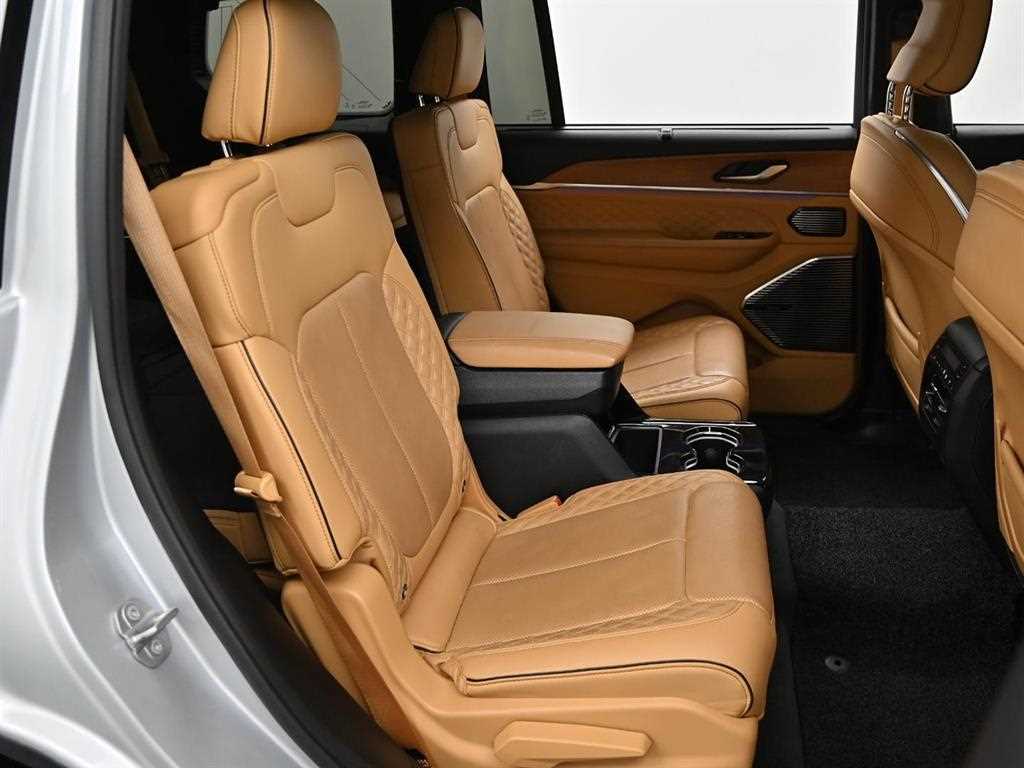 Jeep Cherokee - Vista 11