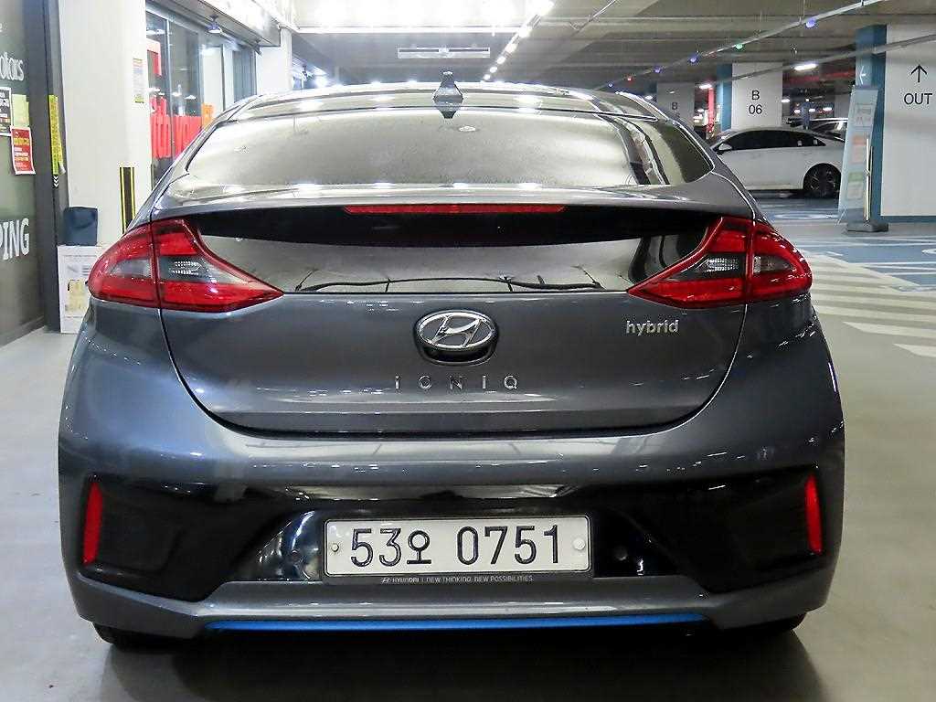 HYUNDAI Ioniq - Vista 5