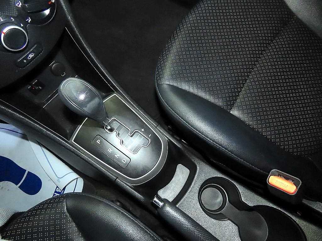 HYUNDAI Accent - Vista 12