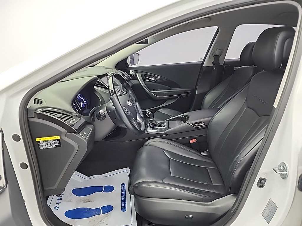 HYUNDAI Grandeur - Vista 11