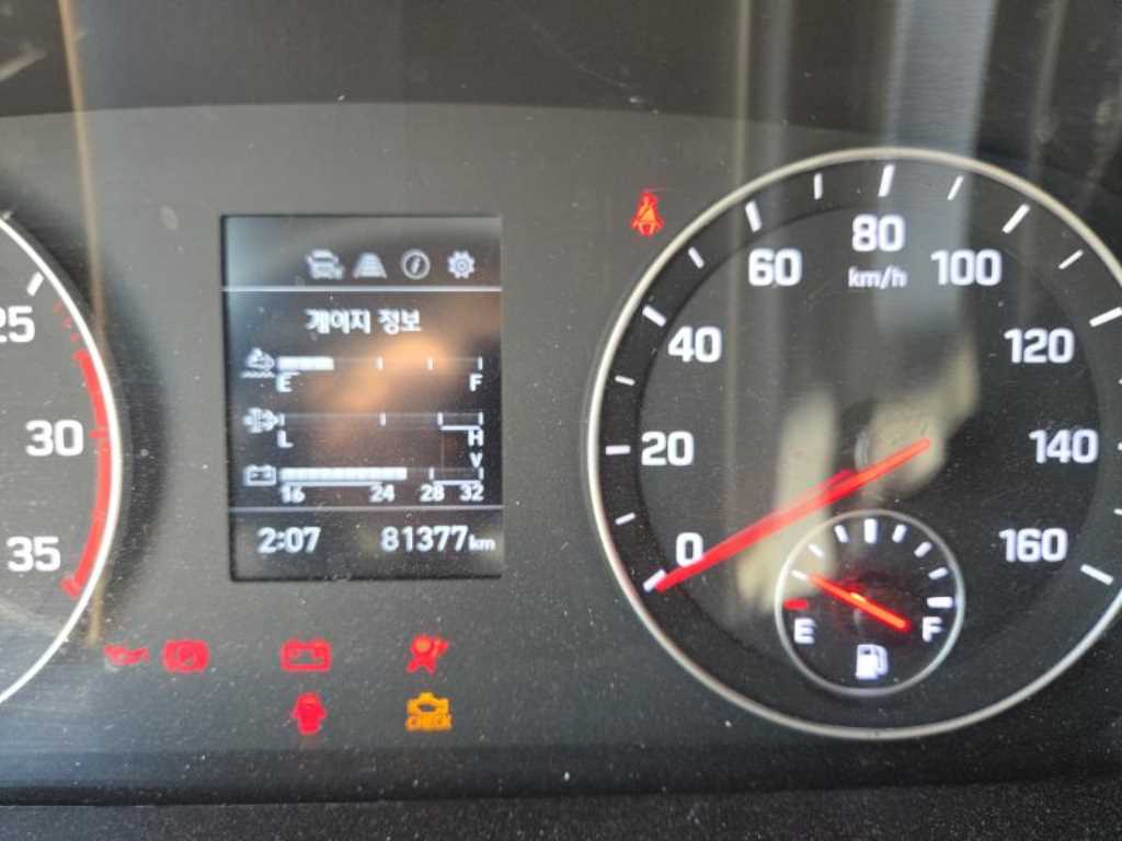 medium and large cargo truck - Vista 5