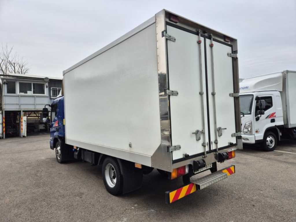 medium and large cargo truck - Vista 5