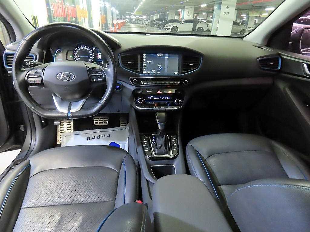 HYUNDAI Ioniq - Vista 10