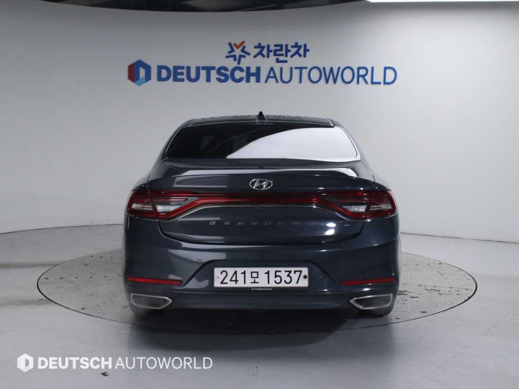 HYUNDAI Grandeur - Vista 4