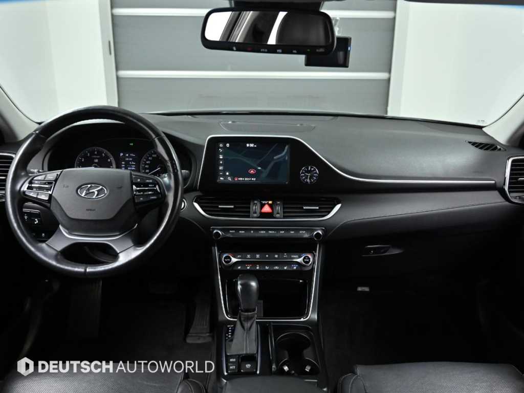 HYUNDAI Grandeur - Vista 7