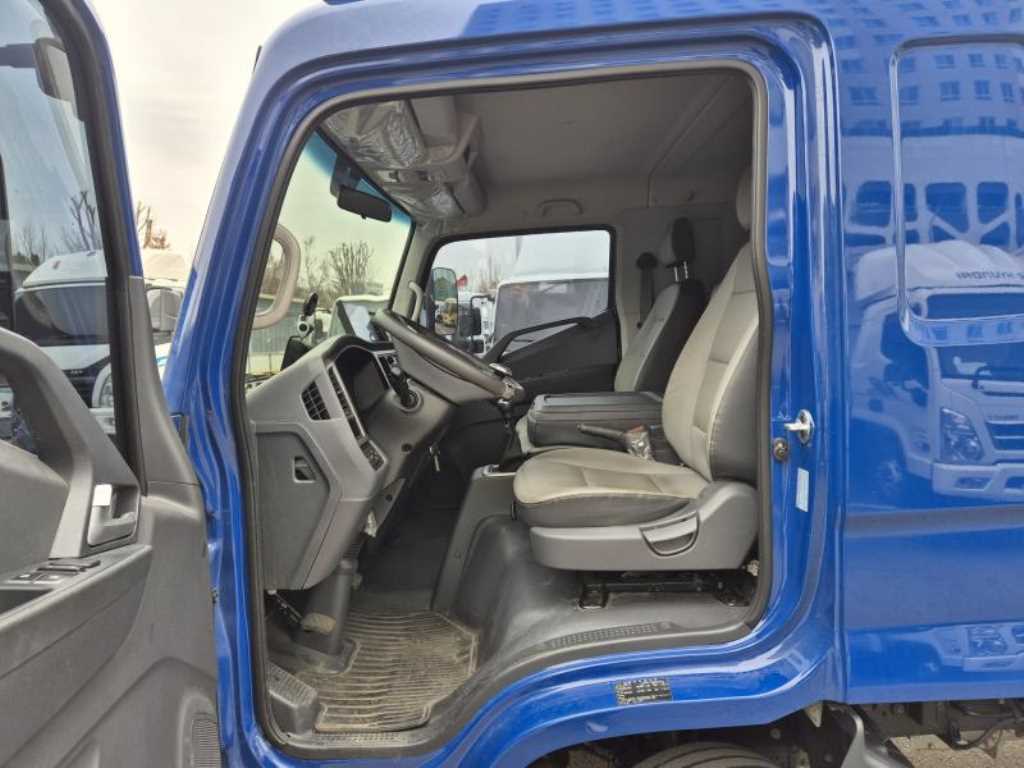 medium and large cargo truck - Vista 12