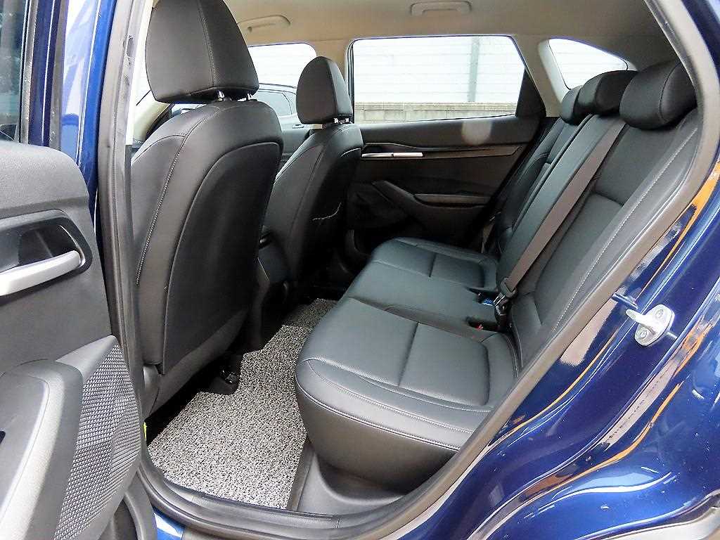 KIA Seltos - Vista 6