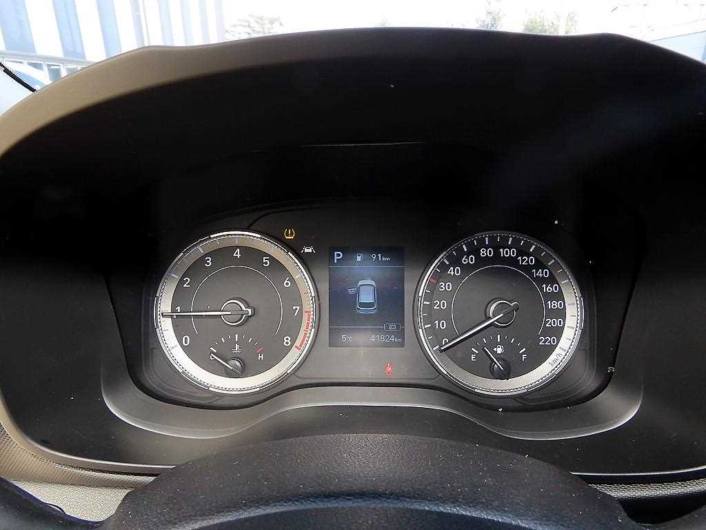 HYUNDAI Venue - Vista 9