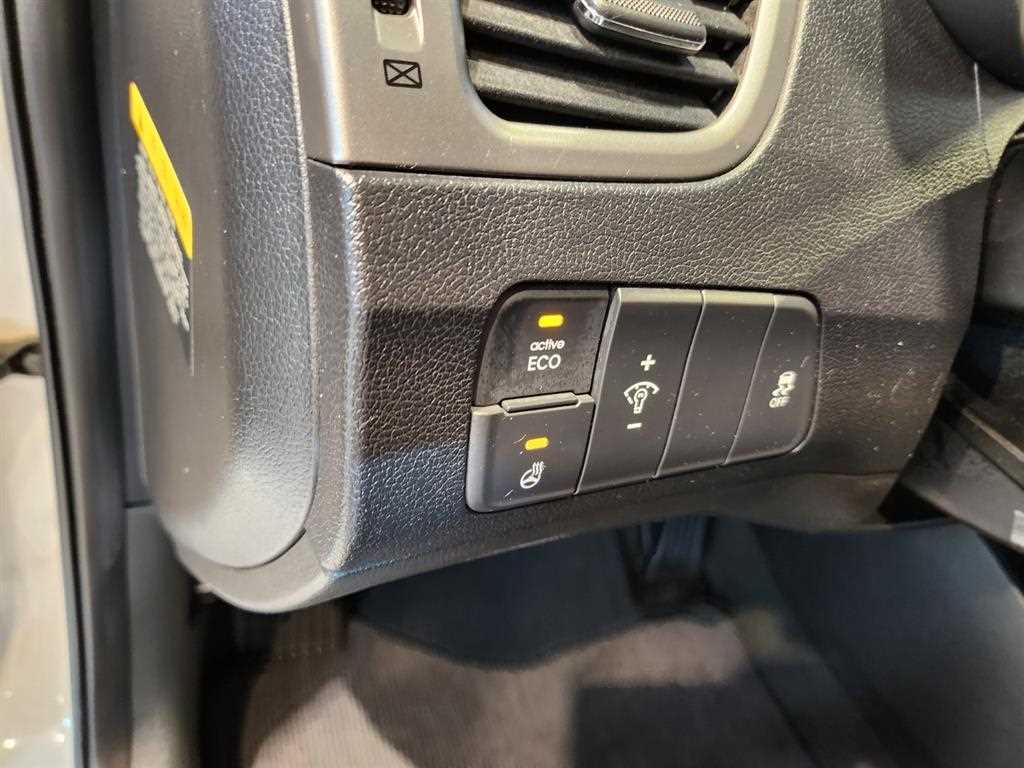 HYUNDAI Avante - Vista 5