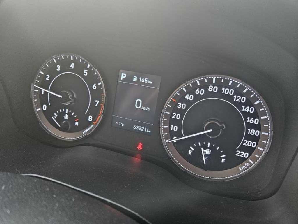 HYUNDAI Venue - Vista 4