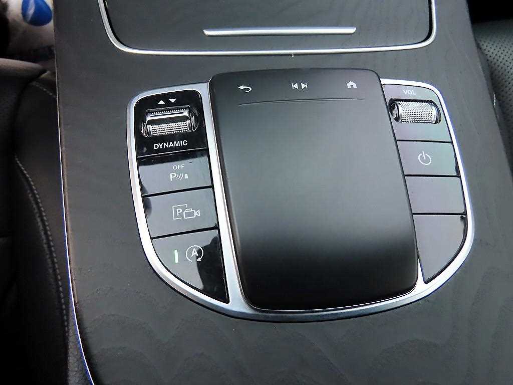 Mercedes Benz E class - Vista 12