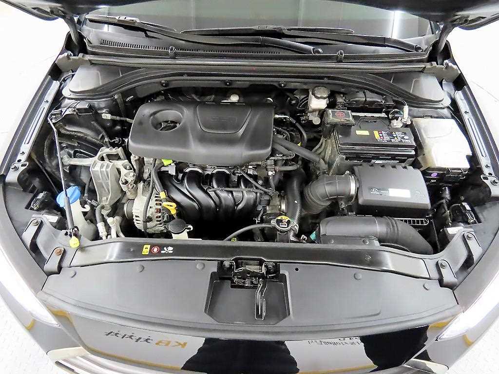 HYUNDAI Avante 2018 Negro - Importación desde Corea - HF Imports Iquique - Foto 19