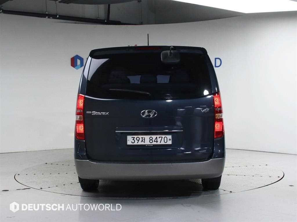 HYUNDAI Starex - Vista 4