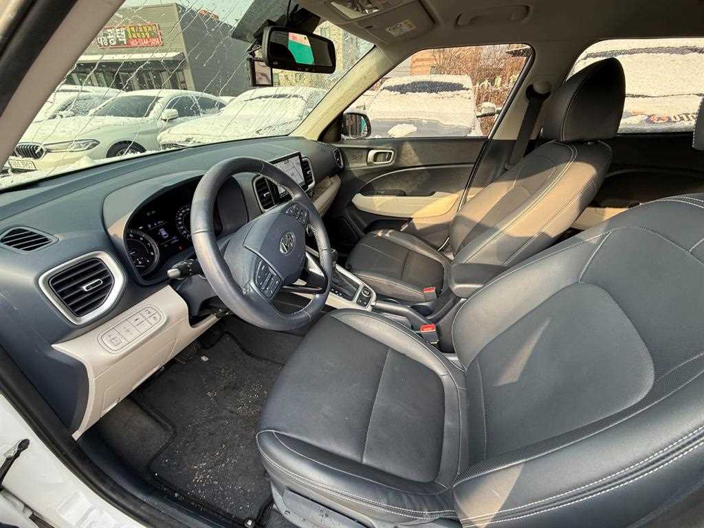 HYUNDAI Venue - Vista 9