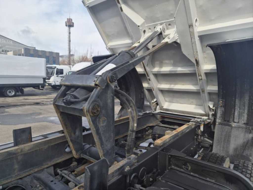 medium and large cargo dump - Vista 9