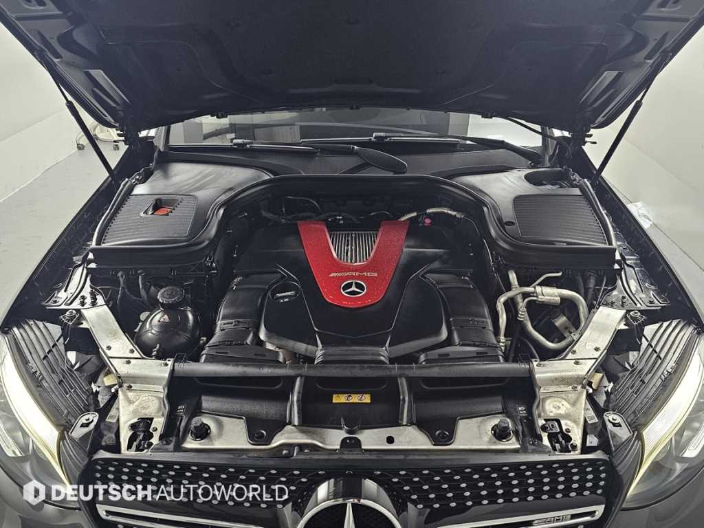 Mercedes Benz GLC Class - Vista 6