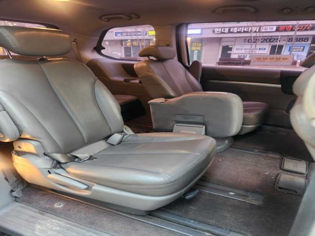 KIA Carnival - Vista 9