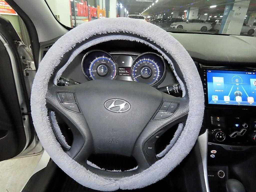 HYUNDAI Sonata - Vista 8