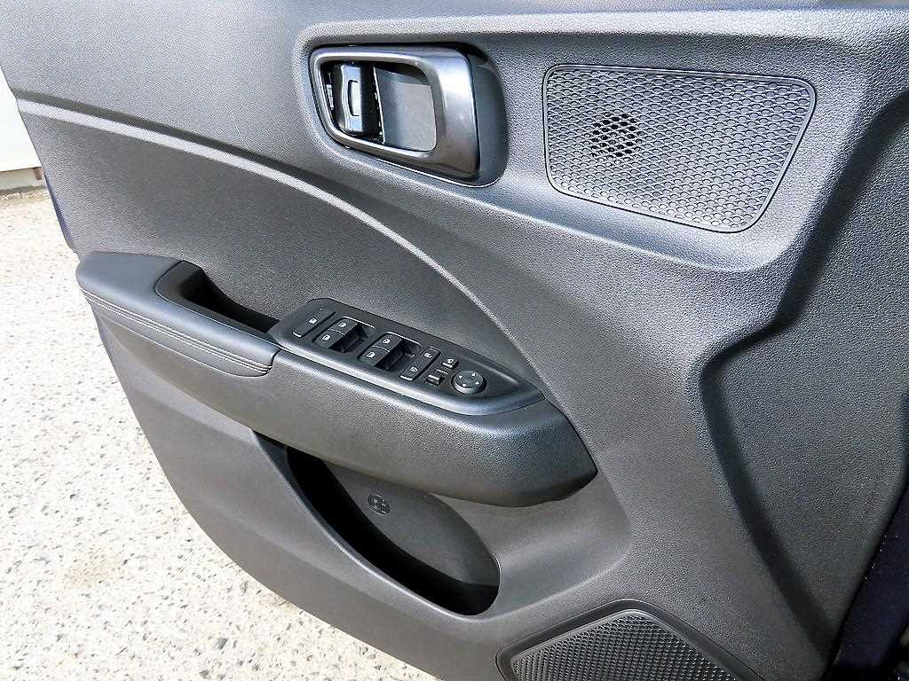 HYUNDAI Venue - Vista 11