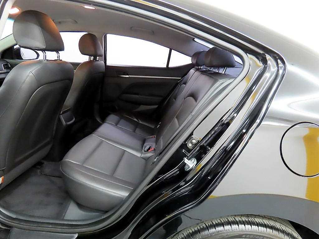 HYUNDAI Avante - Vista 6