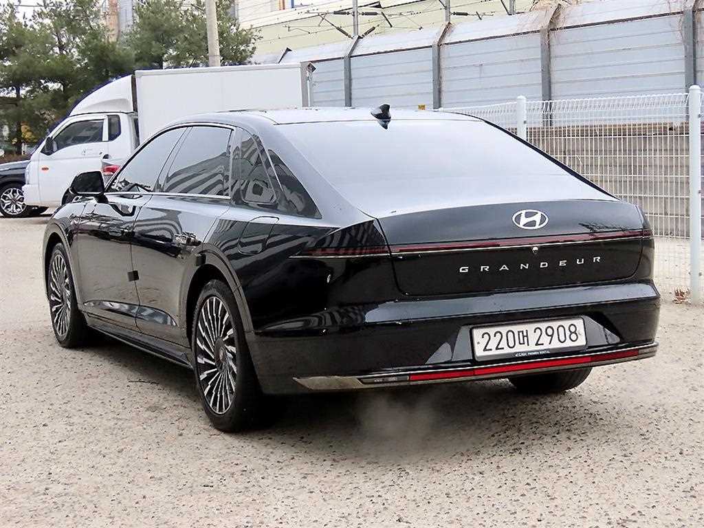 HYUNDAI Grandeur - Vista 4