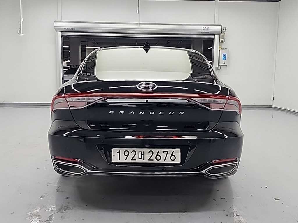 HYUNDAI Grandeur - Vista 3
