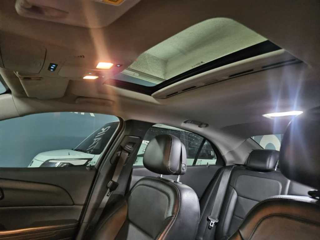 Chevrolet Malibu - Vista 10