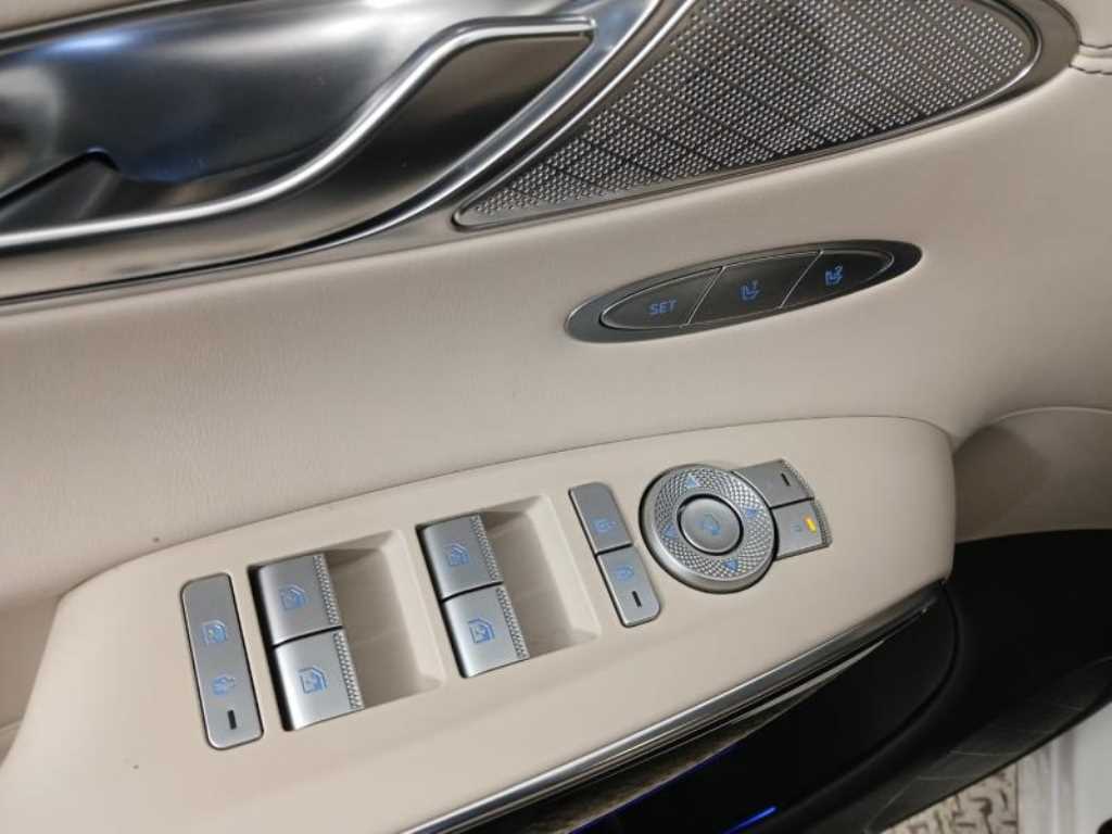 Genesis GV70 - Vista 9