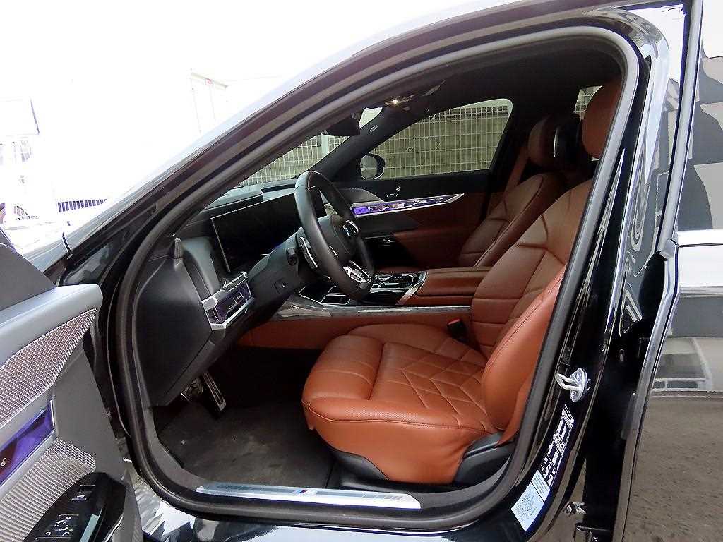 BMW 7 Series - Vista 5