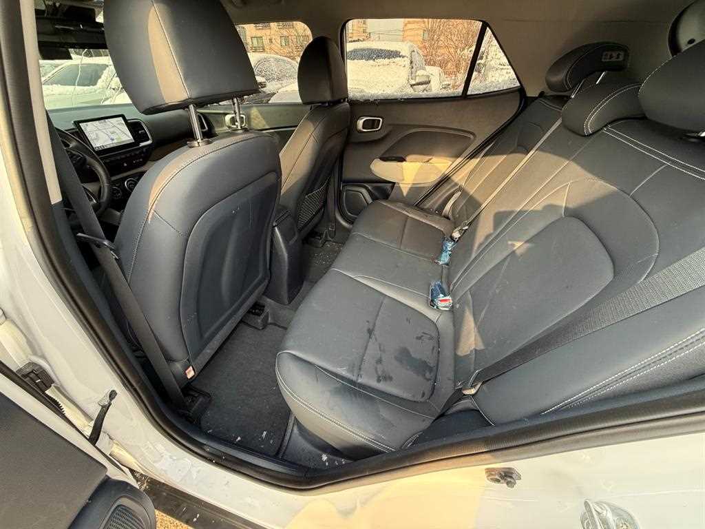 HYUNDAI Venue - Vista 10