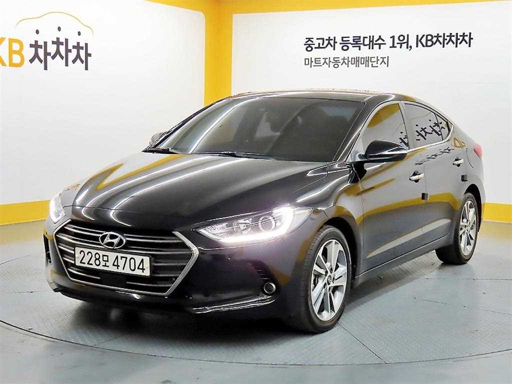 HYUNDAI Avante - Vista 2