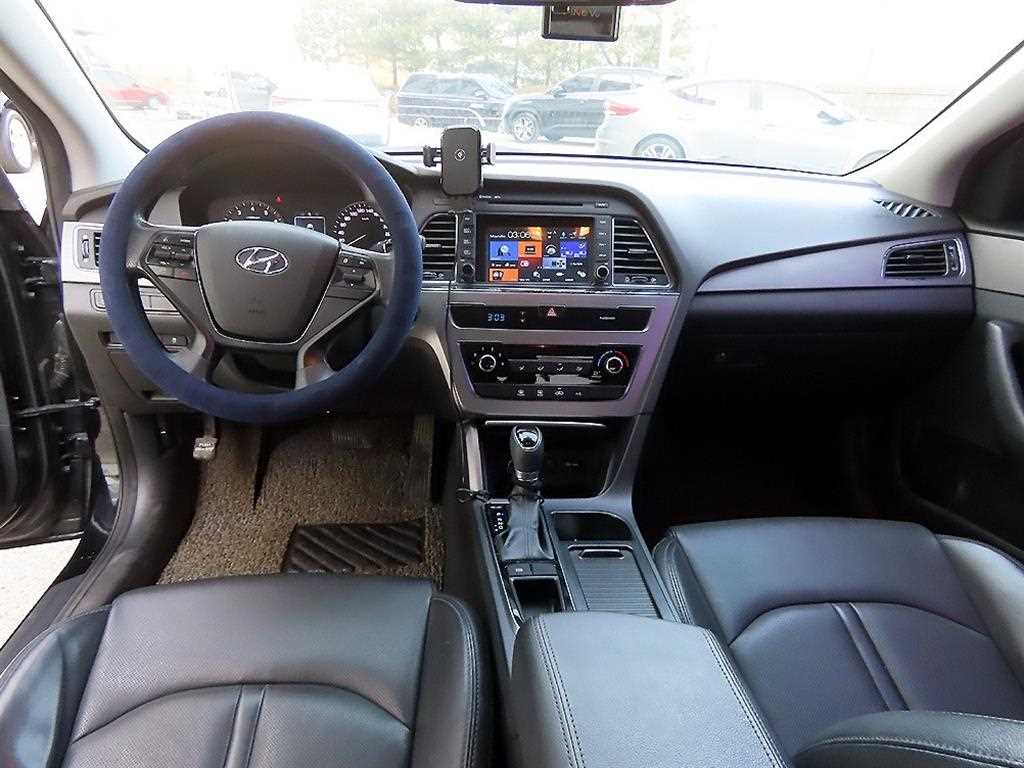 HYUNDAI Sonata - Vista 7