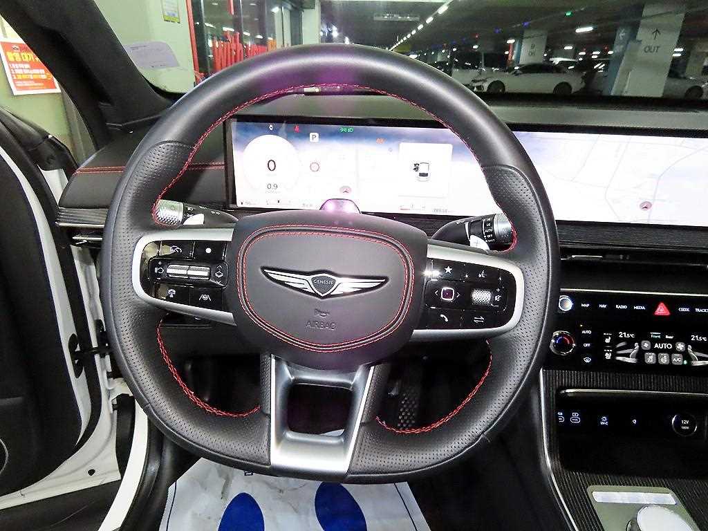 Genesis GV80 - Vista 8