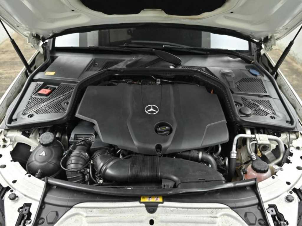 Mercedes Benz C Class - Vista 6