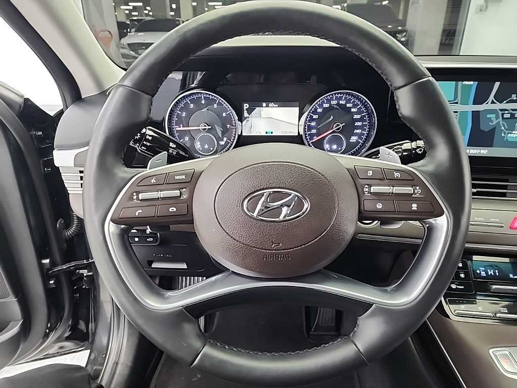 HYUNDAI Grandeur - Vista 9