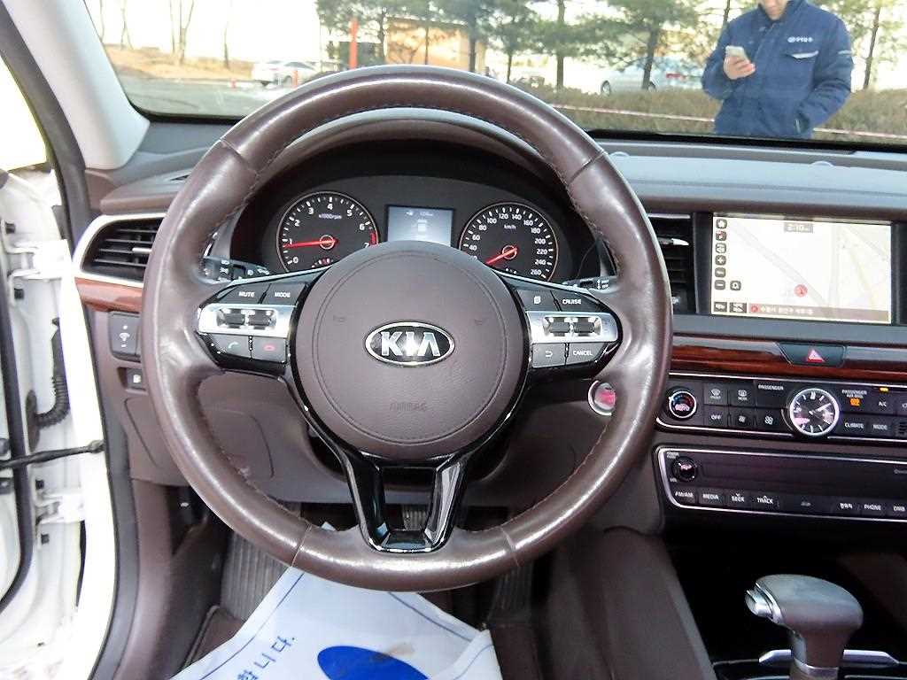 KIA K7 - Vista 8