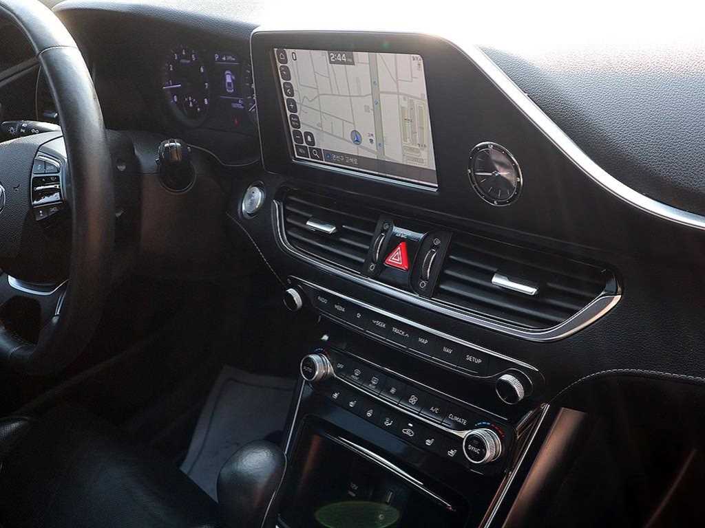 HYUNDAI Grandeur - Vista 11